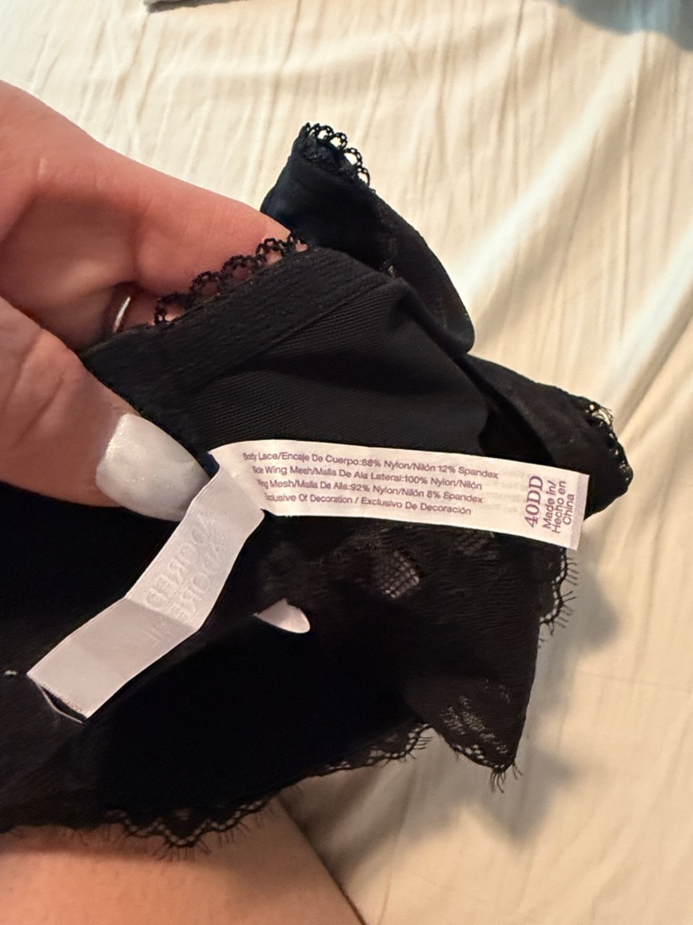 Black Lace Longline Bra with Scalloped Hem - Picture 2 of 5